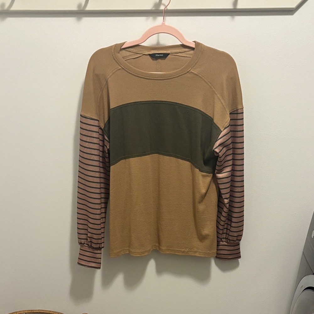 Chic Colorblock Long Sleeve Top